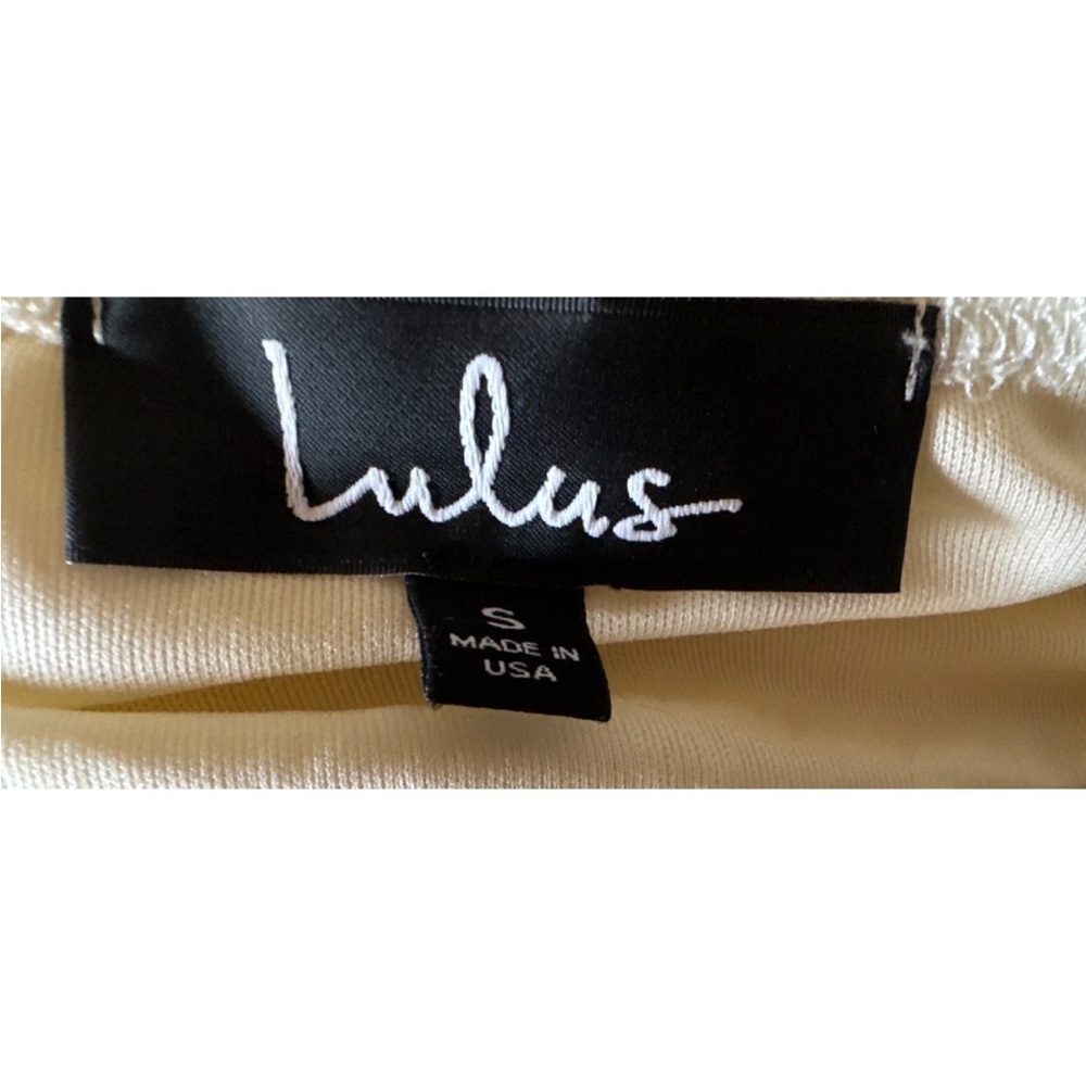 Lulu's Cream Ruched Blouse - Picture 7 of 9